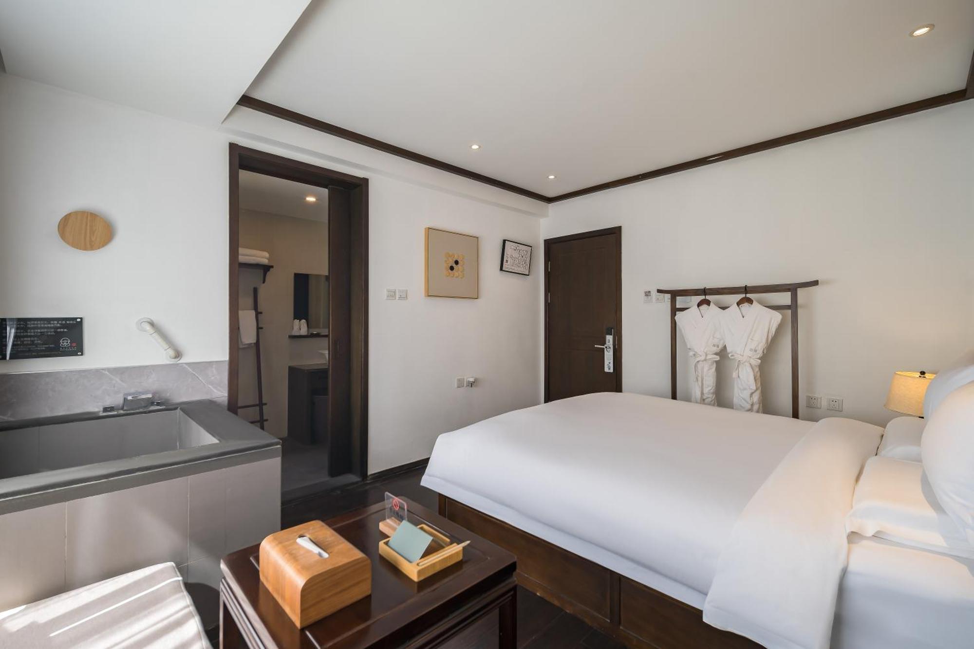 Hotel Dasein Youlan Hotel-near The Forbidden City, Tiananmen Square, Guijie Street, Beihai Park, Jingshan Park, And Yonghe Temple Peking